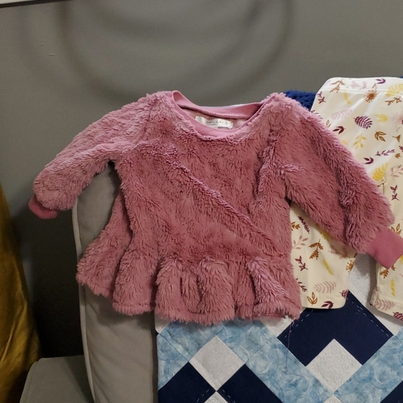 Tahari sweater and pant set - Picture 2 of 5